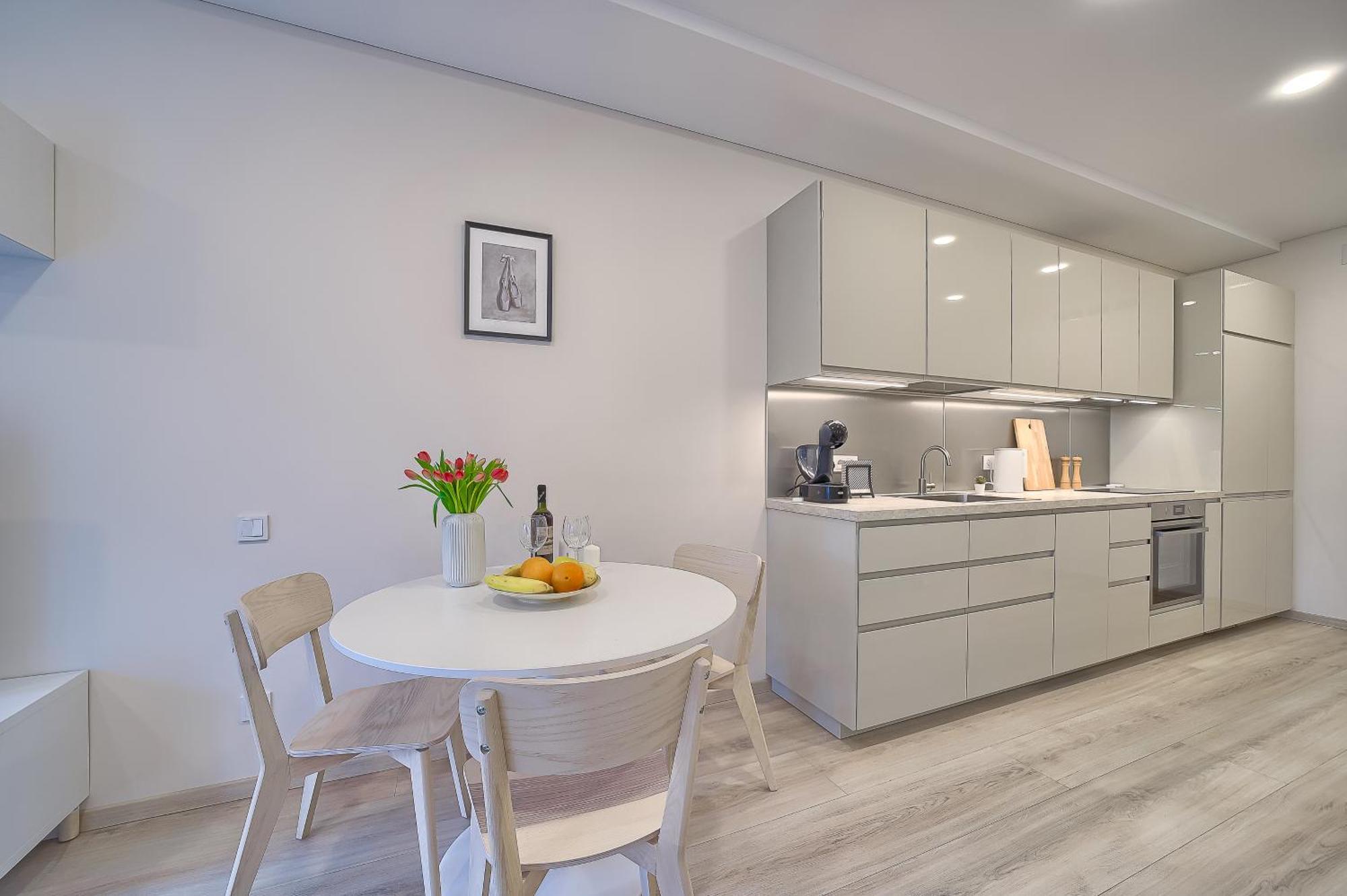 Business-Class Apartments 2 X Free Parking X Self Check In 24X7 VNO Kültér fotó